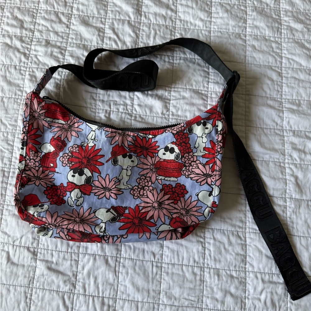 Baggu Snoopy Floral Medium Crescent Bag